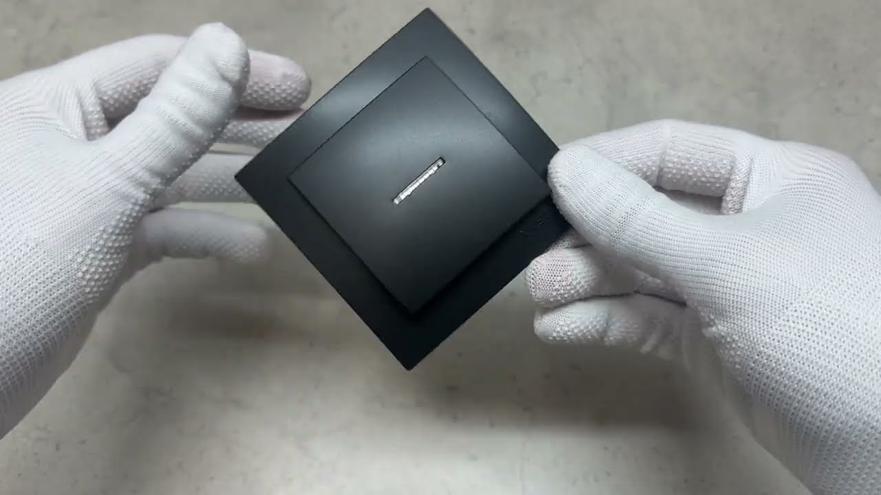 Выключатель одноклавишный с подсветкой NILSON Touran черный матовый 24381002