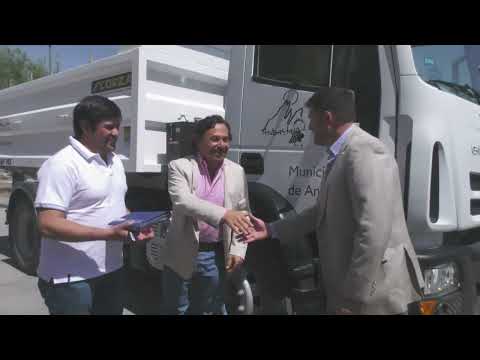 Nuevo camión volquete para el municipio de Angastaco 