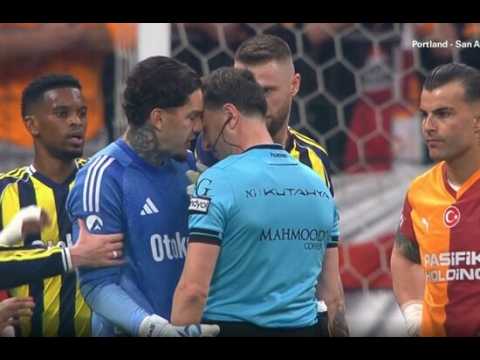 Ederson divljao na derbiju: Pljuvao, dobio crveni, pa se uneo sudiji u lice I SPORT KLUB Fudbal