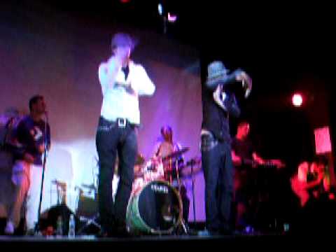 Lombard Twins  Impromptu Performance - Tribute to Michael Jackson - Part 1