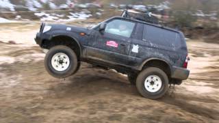 preview picture of video 'Toyota Land Cruiser 95 Extreme jump into puddle'