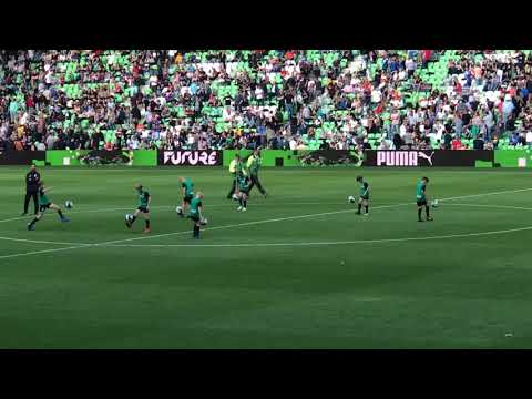 FC Groningen balletje hooghouden in de rust van de bekerfinale FC Groningen O19 - Ajax O19