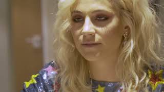 Pixie Lott Make Up Tutorial - Night &amp; Stage Time