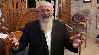 חכמה יוונית שהיא טפשות גמורה | הרב שמואל אליהו | הלכה יומית | ט״ו כסלו תשפ״ה (הרב שמואל אליהו) - התמונה מוצגת ישירות מתוך אתר האינטרנט יוטיוב. זכויות היוצרים בתמונה שייכות ליוצרה. קישור קרדיט למקור התוכן נמצא בתוך דף הסרטון