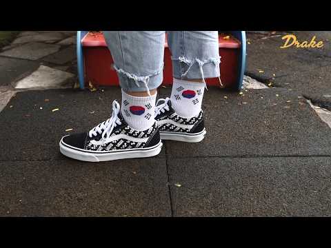 logo repeat old skool