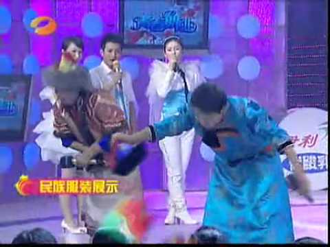 Baator Dorji và các bé trong nhóm nhạc Sắc màu Hulunbuir