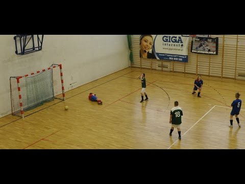 2013.12.15. M.K.S. Skała 2004 Młodziki - Zielonka Wrząsowice Dziewczęta