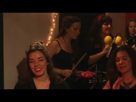 LAS TAMBORAS - MANOS DE MUJERES (Marta Gómez)