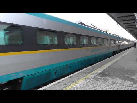 EJ 680.003 (001) Pendolino jako vlak SC 512 Pendolino odjíždí ze stanice Olomouc