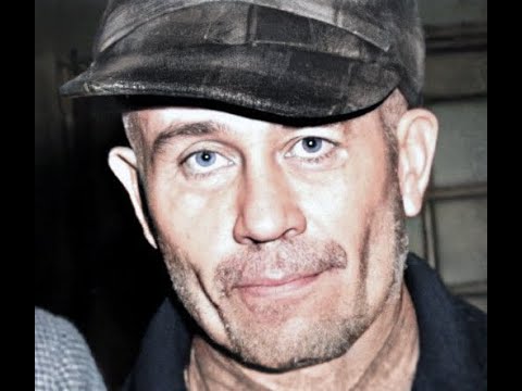 Serial Killer: Ed  Gein - The one with the Human Skin Lamp