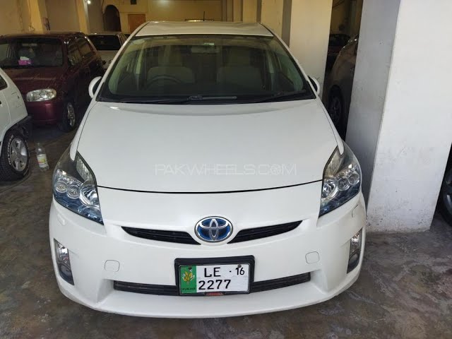 Toyota Prius S LED Edition 1.8 2011 for Sale in Peshawar
