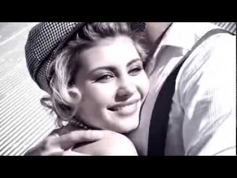 Charlize Berg in Albert de Wet se musiekvideo van die lied “1924”