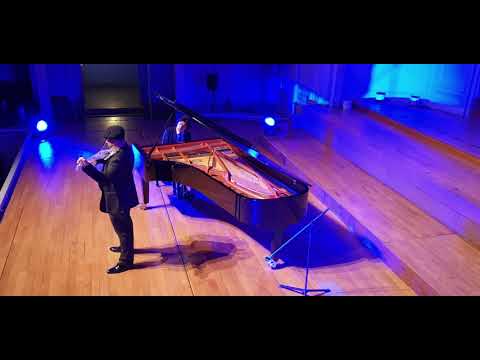 Olen Cesari live in PARIS