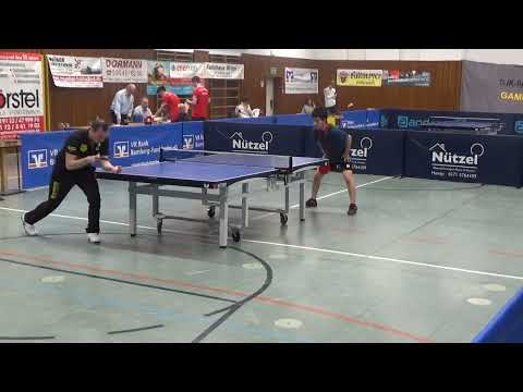 Warm Up Akito Itagaki Bayerischer U19 Meister Zaus ehem  Deutscher U19 Meister Doppel mit Kiliam Ort