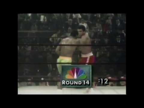 Joe Frazier v Muhammad Ali first fight 1971 - WAR!!! Highlights (Rocky theme)