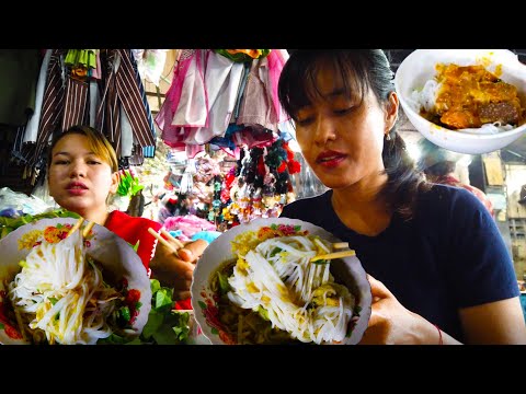 Cambodian Rice Noodle With Green Curry - Eating Breakfast Inside DeumKor Market