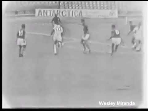 Pelé Edson (Santos) - 23/10/1966 - Noroeste 1x4 Santos - 2 gols