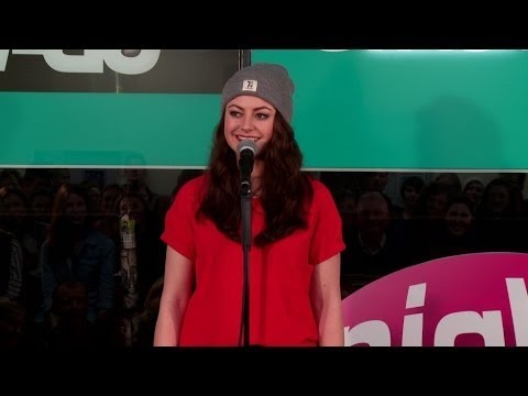 Tahnee bei der Horror-Thai-Massage - NightWash live