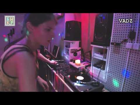 bunker.live - 2016-11-13 - (2) vadz - Tech House Vinyl Set