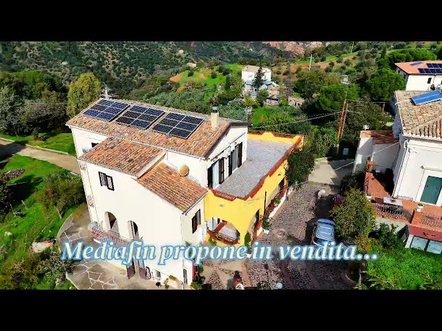 VENDESI Villa con Corte, terreno e Magazzini – Rif. 2291