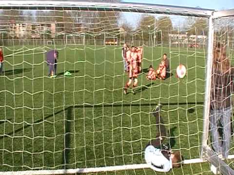 Montfoort F1 - VV De Meern F13 17.4.2010 penalty Robin