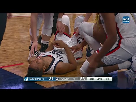 SCARY Fall By Aubrey Griffin, Lands On Her Hip | #9 UConn Huskies Women's Basketball vs Seton Hall