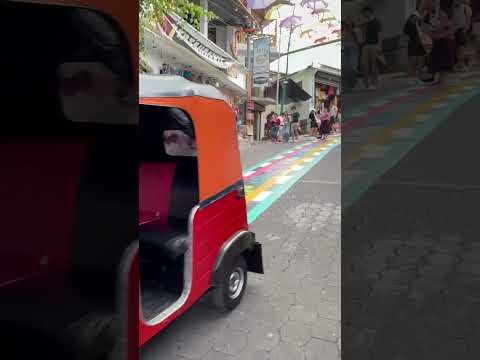 CALLE DE LAS SOMBRILLAS, San juan la laguna Solola,