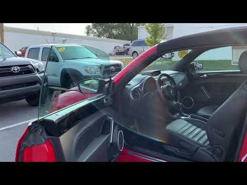 Pre-Owned 2014 Volkswagen Beetle 2.0T R-Line Convertible TK1203B