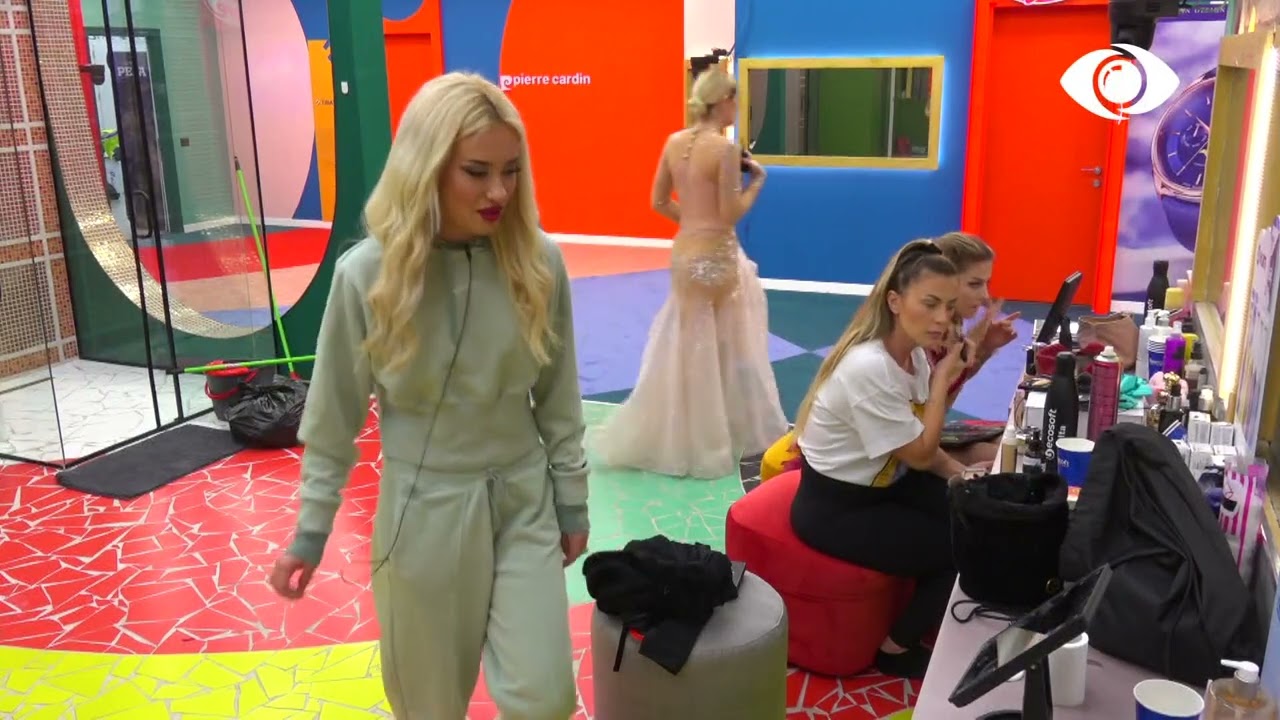 'U kënaqa me Shpatin/ Vajzat komplimente për banorin