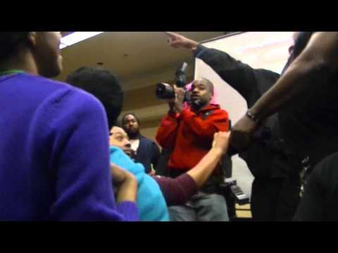 Ultra Street Fighter 4 @ Final Round 17: Decapre Crowd Monster Reactions