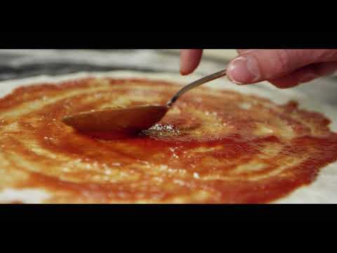 Pizza wie beim Italiener, natürlich aus dem Holzbackofen TeFerro