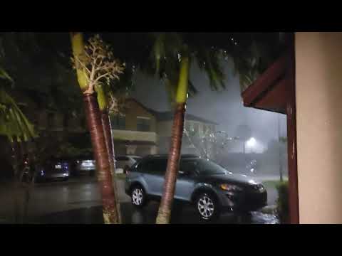 Rockledge, FL getting BLASTED by Eyewall of Hurricane Nicole 60-70mph winds 11.10.2022