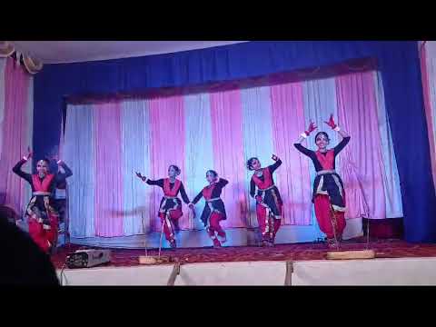 poomathe ponnamma..Group dance