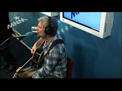 Soulsister live met 'Back in a minute' in De Grote Peter Van de Veire Ochtendshow