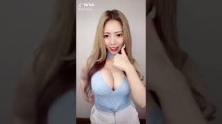 【おっぱい】乳揺れダンス tiktok #Shorts