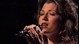 Amy Grant - Grown Up Christmas List Live