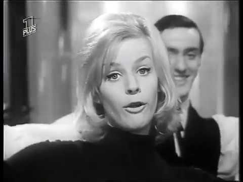 HEIDI BRÜHL - Medley in "Hotel Victoria" (1962)