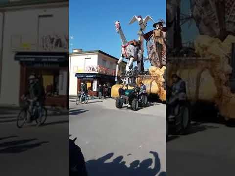 Carnevale Viareggio 2018  arrivo dei carri in passeggiata