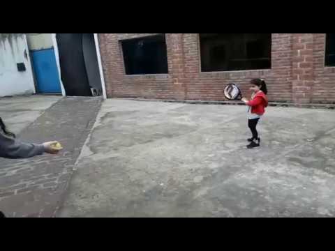 Pequeña Jugadora de Padel