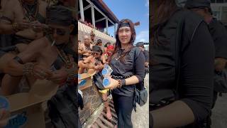 Download lagu Seperti pendekar begini pakaian khas gadis dayak mali kalimantan barat mp3