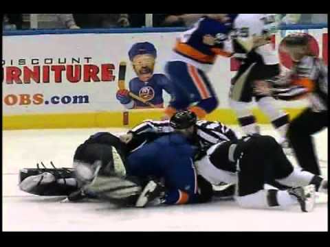 New York Islanders vs. Pittsburgh Penguins: All out Brawl [2-11-11]