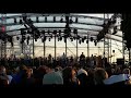 Swingen tussen de zeecontainers tijdens concert The Beach Boys en RPhO