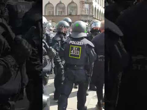 Fragwürdige Maßnahmen der Polizei auf dem Marienplatz