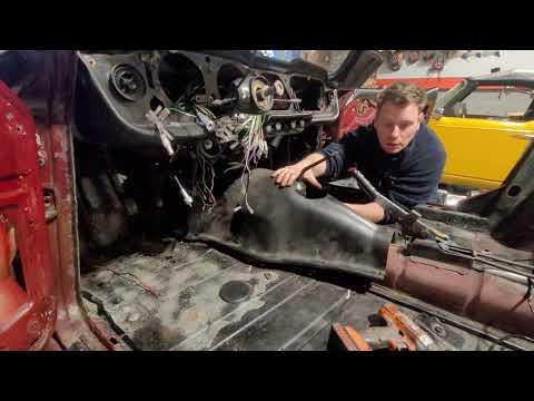 how to fit and remove 1 piece Triumph Tr6 transmission cover