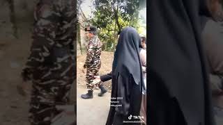 Download lagu Wanita Cantik Di Kawal Banser Rayon Puring Tekan Subscribe #shorts #viral #youtuber #cantik #video mp3