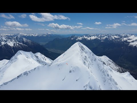 Big Snowkiteday in the alps at the border Switzerland/Italy Pizzo Stella ( snowkite extreme )