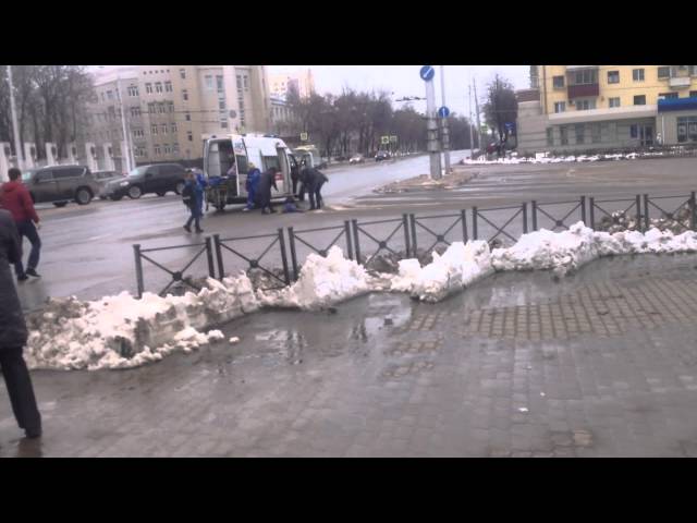 "Ашыгыч ярдәм" автомобиле 11 яшьлек кызны бәрдергән (+видео)