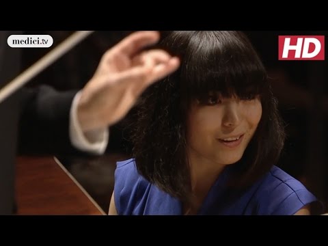 Alice Sara Ott & Insula Orchestra - Fantasy for Piano, Choir and Orchestra - Beethoven