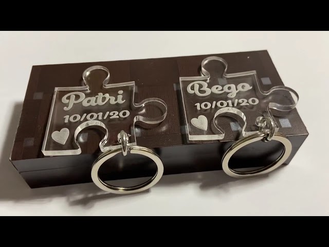 Vídeo relacionado con YZLPLP Llavero de Pareja Originales Personalizado - Llaveros Pareja,Llavero Para Parejas,Pieza De Puzzle Pareja Llaveros,Regalo Para Novios, Casa,Llavero Pareja Amor, San Valentín y Aniversario (1)