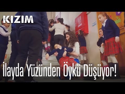 İlayda, Öykü'nün merdivenlerden düşmesine neden oluyor